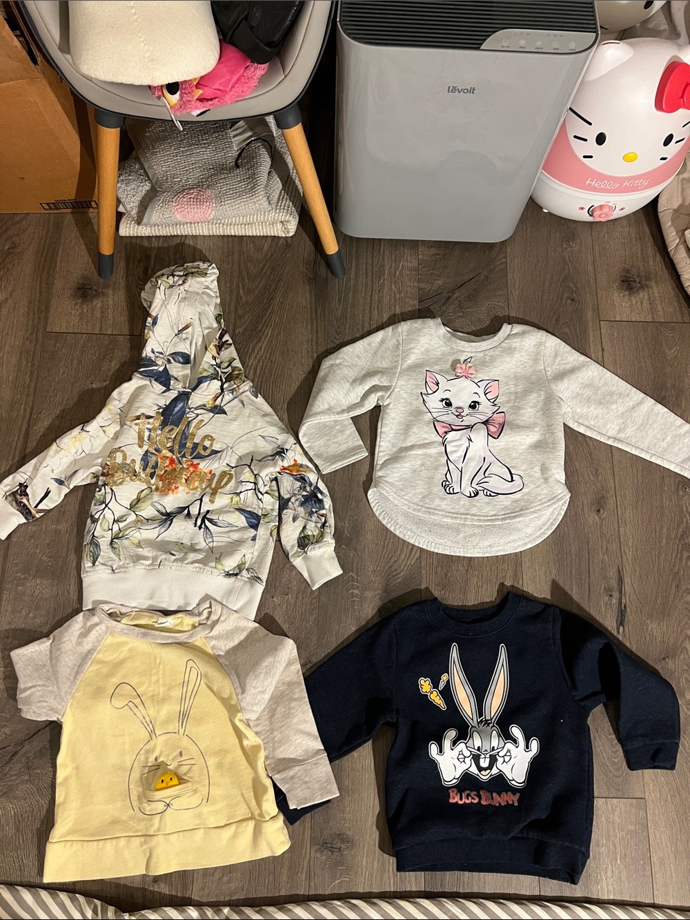 Girls 4pcs size 3y mixed sweatshirt bunny, bugs bunny, Marie, floral graphic